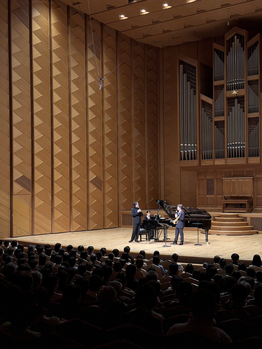 KoheiUeno710's tweet photo. 今日は秋田のアトリオン音楽ホールにて阪田知樹くんとリサイタル。沢山の温かいお客様にお越しいただき嬉しかった！皆様ありがとうございました。
初共演からもう8年。レパートリーも少しずつ増えてきて、どんどん楽しみも増していく！今年はあと一回埼玉で機会があります。お楽しみに。 https://t.co/iKan4MepUv