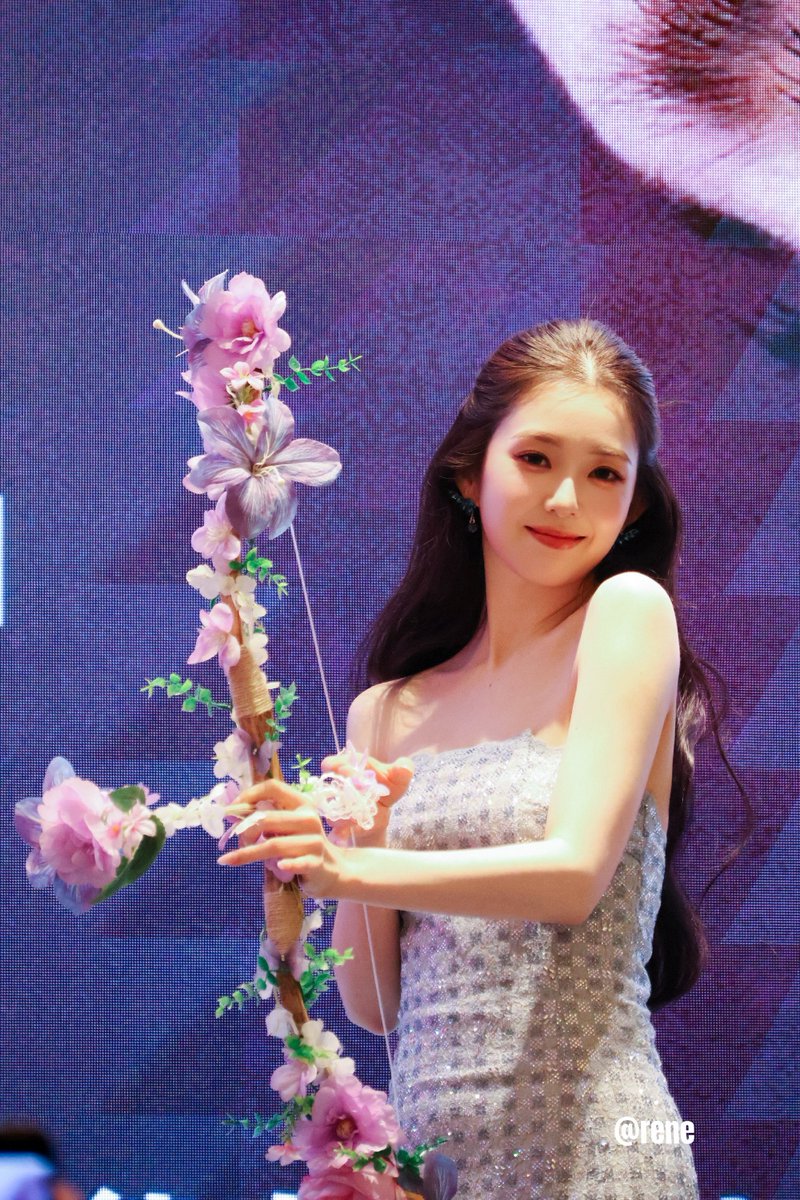 Irene 아이린 Global 🌷 tweet media