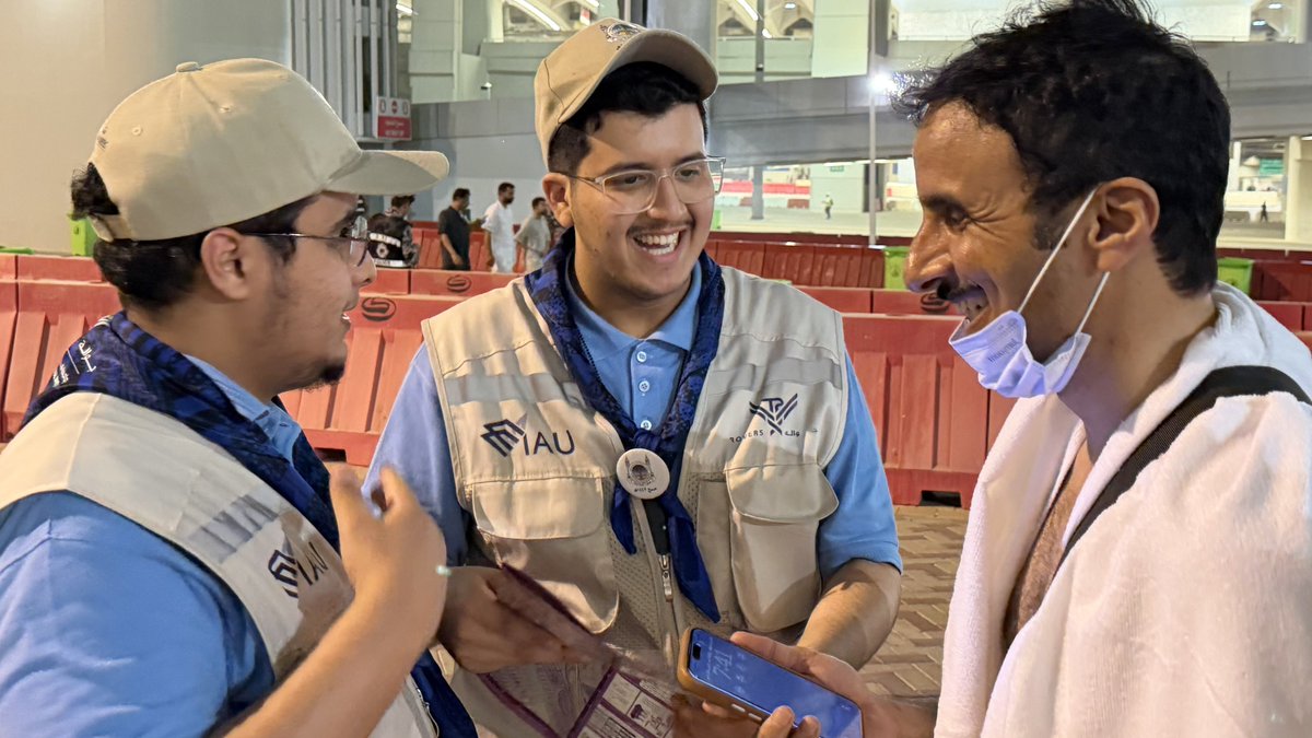 CYfume's tweet photo. الحمد لله الذي بنعمته تتم الصالحات🍃🕋

تشرفت هذا العام بالمشاركة في خدمة ضيوف الرحمن للمرة الرابعة على التوالي، كما تشرفت بقيادة وفد جامعة الإمام عبدالرحمن بن فيصل للموسم الثاني على التوالي، وهي ثقة أعتز بها وأسأل الله أن أكون عند حسن الظن. https://t.co/CdyFGsfnwO