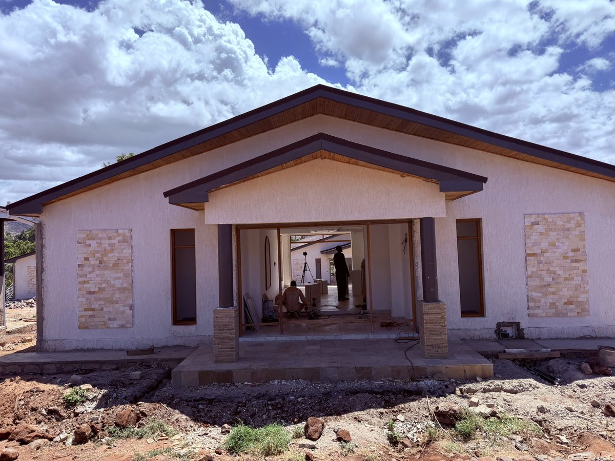 MwendaThur99013's tweet photo. Chilling with our neighbors at the source Michael and Jenny enjoying the Isiolo warm weather
#isiolo
#movewithmwenda https://t.co/EVlL6AblSi