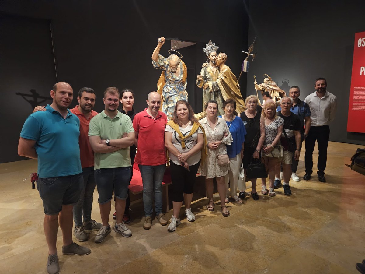 PreciosaSangrev's tweet photo. En la mañana de hoy hemos disfrutado de una bonita jornada cultural visitando la exposición “Salzillo, el instante detenido” que organizaba la vocalía de actividades culturales. https://t.co/KdIuZfoosb