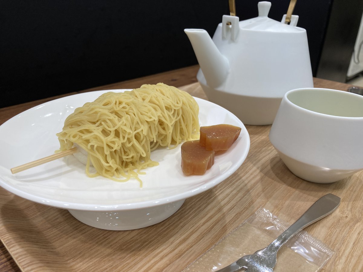 ray_tea_t's tweet photo. 食祭テラスの日本茶フェス 🍵
谷4の「芋と茶 頂」

・蜜芋バターケーキ
・葡萄酒バターサンド
・お芋のモンブラン団子
の3つをとても美味しい日本茶と🍵

ALT📝 https://t.co/u3Ojg3iXgo