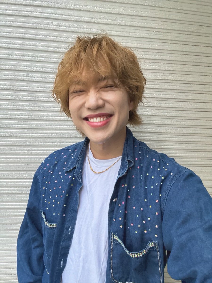 M_X_V_OFFICIAL's tweet photo. 🤳🩵 https://t.co/G3b48RrdyI