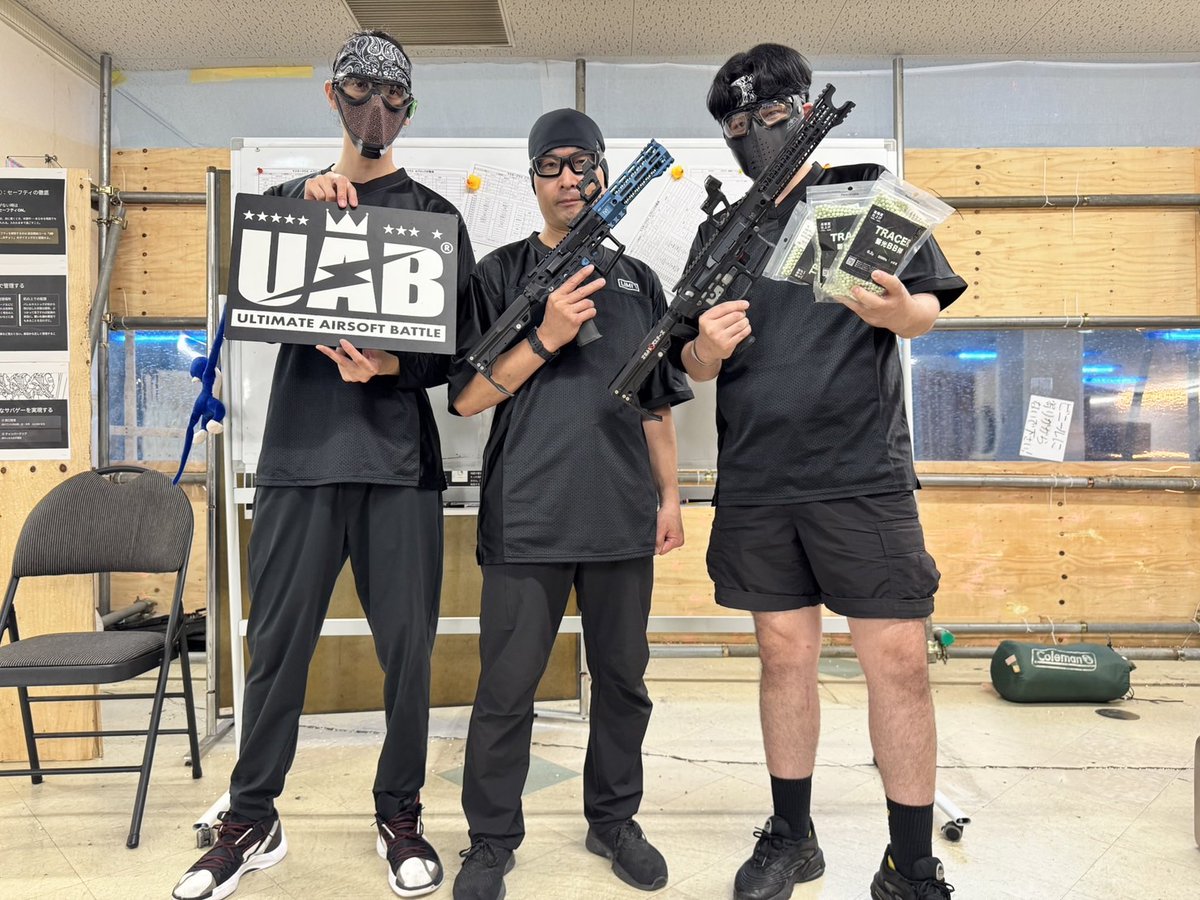 Shippu_81Zero's tweet photo. これが見たかった！！！
改めてアンリミット全員のエアガンを組ませて頂きました！
ハリーさん、フキさん、おってぃありがとう！！！
夢だった「チーム全員、自分のエアガンで結果を残す」というのを叶えて頂きました🙏
日頃からアドバイス頂いている方々本当にありがとうございます！！！
次こそ…👍 https://t.co/n0XJwA0hoL