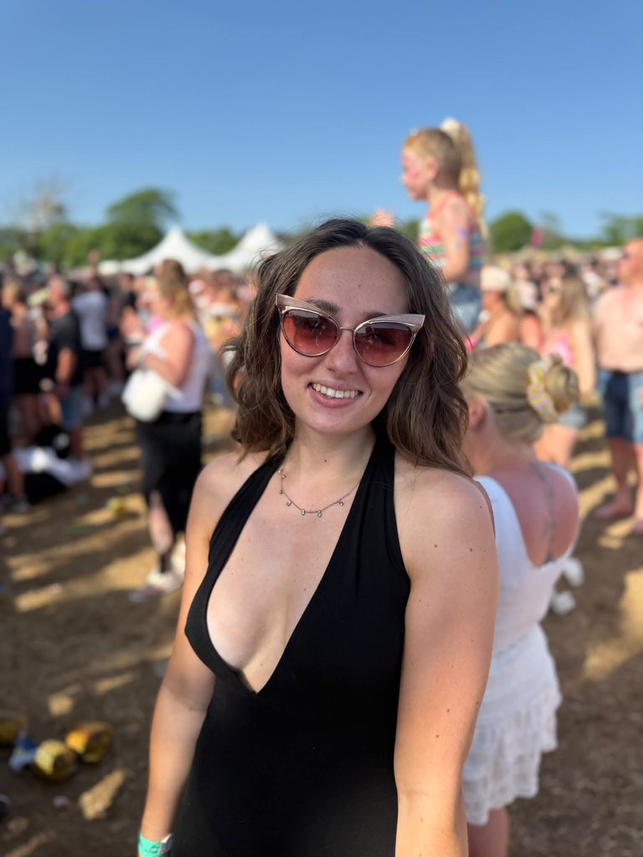 immabeahippo's tweet photo. All smiles in May 😀 https://t.co/MU6b3w5jRI