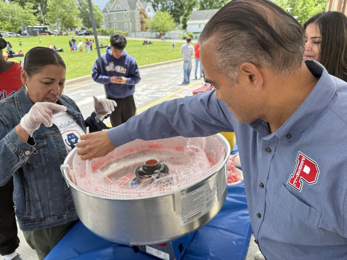 czam2974's tweet photo. The @PeekskillCSD hosted our final Saturday Academy of the year and it was a awesome time. Shout out to @PeekskillMBK for supporting the cause and all of our other community partners, and families who help make this event successful!  #Blessed https://t.co/DjEJWT7M21