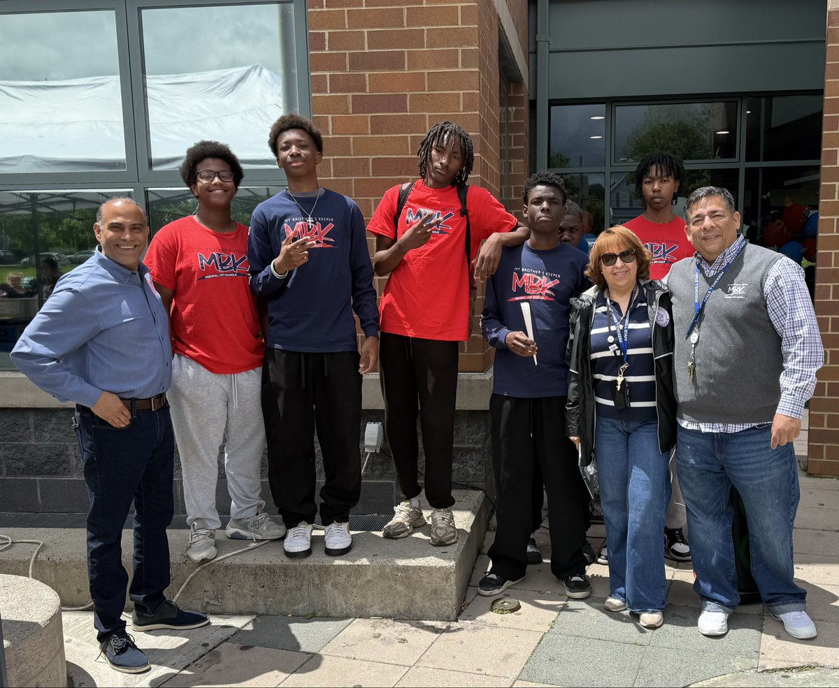 czam2974's tweet photo. The @PeekskillCSD hosted our final Saturday Academy of the year and it was a awesome time. Shout out to @PeekskillMBK for supporting the cause and all of our other community partners, and families who help make this event successful!  #Blessed https://t.co/DjEJWT7M21