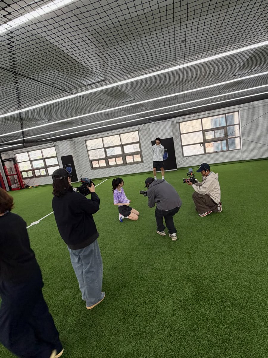 taeddlr's tweet photo. wait is that minho ? https://t.co/OOVSScz31f