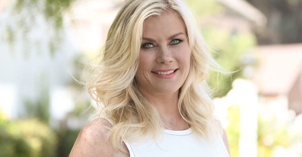 PilotsNPaws's tweet photo. #DaysofOurLives #AlisonSweeney honored with the #2026HumaneAward: While helping their kids become animal lovers the couple works with #PilotsNPaws. "My husband is a pilot &amp; he flys dogs all across the country." We commend the Sweeney's who encourage everyone to "pay it forward" https://t.co/tdzQVWQJtm