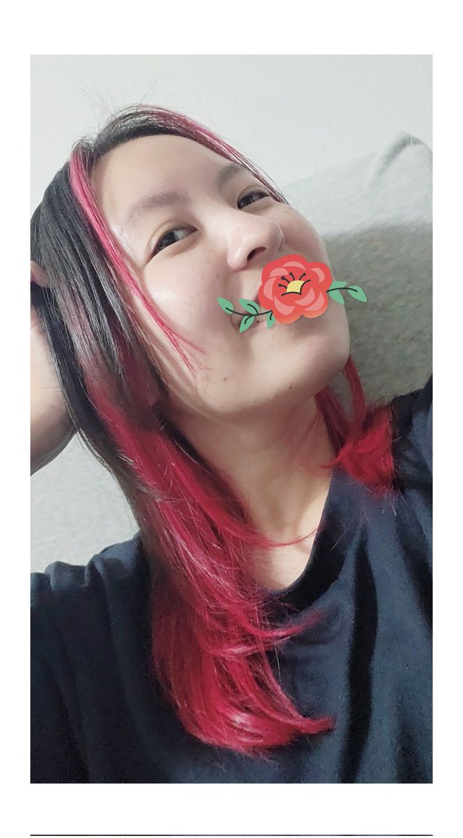 FuKarin46's tweet photo. ワンショットめの笑ってる方が普通に可愛い説ある https://t.co/ZbeSnHppQn