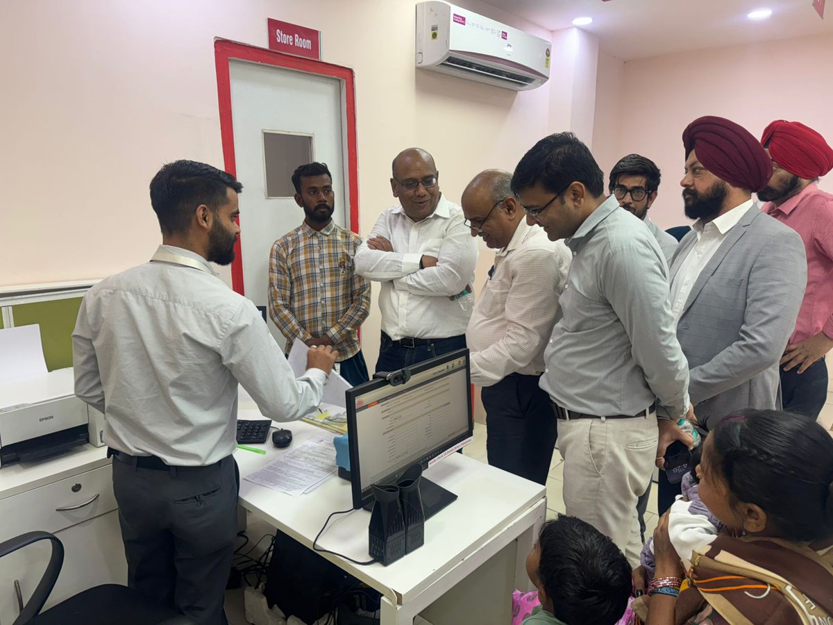 Aadhaar tweet media