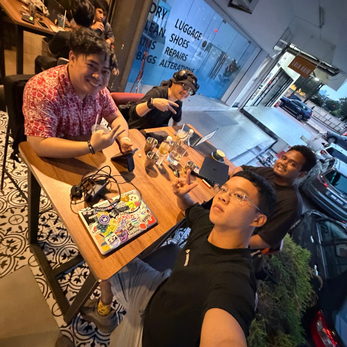 RVAClassic's tweet photo. day 92 of my @ns journey

>went yong peng for lamb
>went back kuala lumpur for @superteammy event
>renewed ns june membership
>hired as bd + sales for @omegaxhealth
>worked on web design + bounties during lepak w/@sebestdebest @nizarsyahmi37 @codedolphin2 @wanaokii @sirshibaninja https://t.co/k9lr8d4rIq