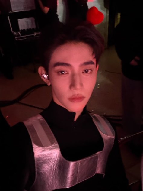dvalagust3's tweet photo. definitely the face card of the history just look at him https://t.co/W5uSezAkzm