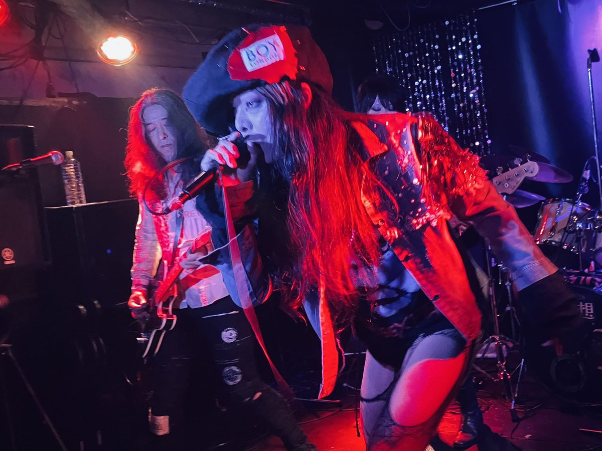 DgGiLMyN2bylZjF's tweet photo. 先週末の記憶
奇跡のLiQuid ButterFly

23.5.2026 at Kyoto 夜想
「ota-fuku 10th ANNIVERSARY」

とおぼえ 
LiQuid ButterFly 
泥団子 (Muddy Ballers) 
10th BAND (The initial impulse)

DJ：EIJI ROSSO (THE TRICKS) / レザニモラ963 / 山田氏 (JET PEPPER TOWER) https://t.co/6V6iE2zSNL