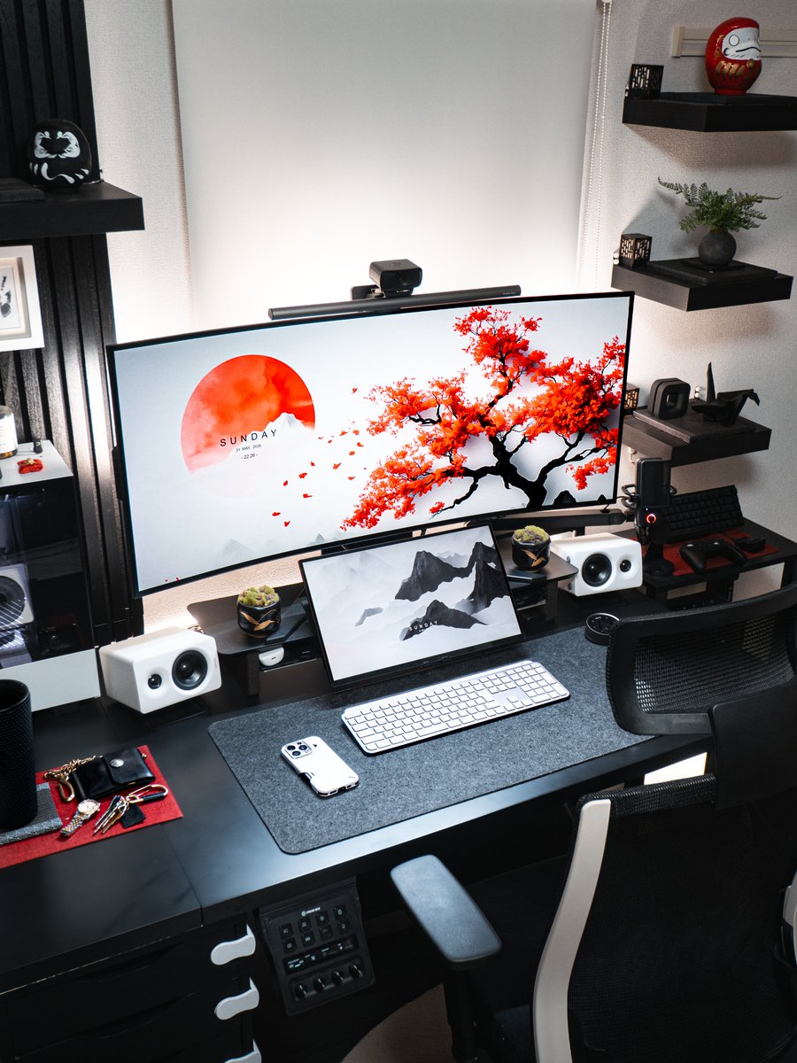 mugichanman's tweet photo. ⬜🟥
#desksetup https://t.co/NEsret5cv2
