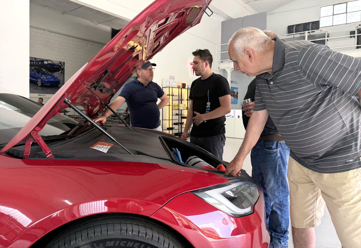 Ectech_ch's tweet photo. Heute bei https://t.co/TadW6rTH6n
************************
"TechBrunch" bei https://t.co/TadW6rTH6n in Zusammenarbeit mit  dem Tesla Owners Switzerland. Vielen Dank an die zahlreichen Besucher, die tollen Gespräche und eure Zeit👌🙂

#ectech.ch #tesla #model3 #modely #models #plaid #modelx  #motorsport #tracktool #bremsen #reifen #felgen #räder #fahrwerk #bremsservice #elektroauto #service #wartung #tuning #optimierung