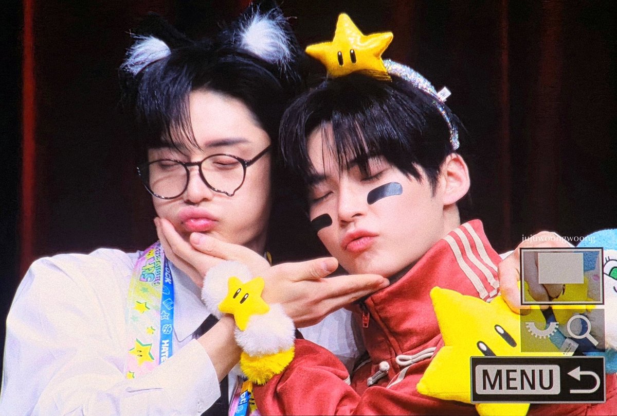 _wxnbx's tweet photo. 이 표정 진짜 ㄴㅁ 귀엽다 https://t.co/AcWlPASVk8