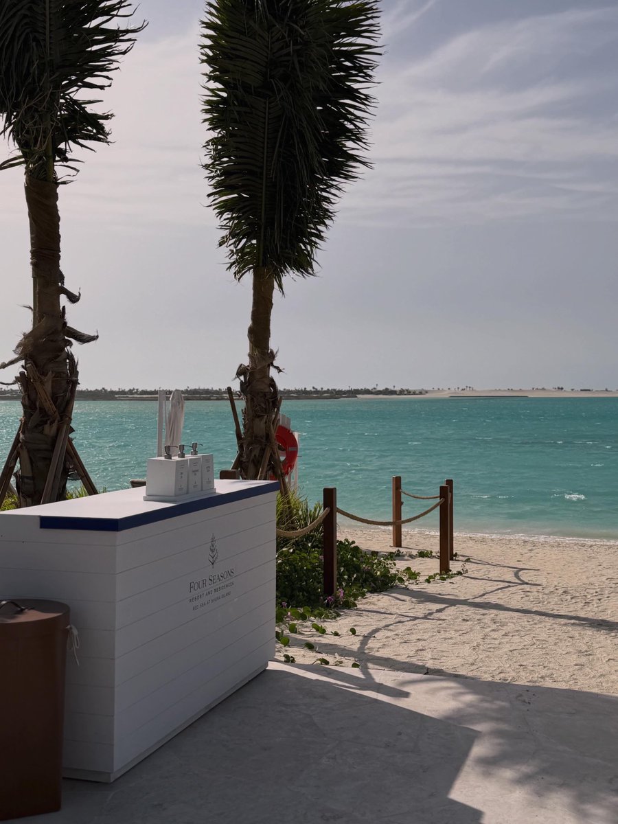 ttalahmari's tweet photo. قضيت وقت ممتع في منتجع #فورسيزونز جزيرة #شورى في وجهة #البحر_الأحمر..
Four Seasons Resort and Residences #Red_Sea at #Shura Island https://t.co/s0rVAxSYLm