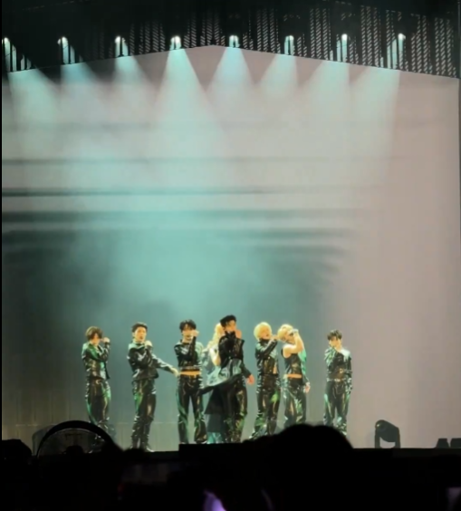 Kkorepo's tweet photo. 「&amp;TEAM」、愛知公演終了…バックステージでもカリスマ炸裂（動画あり）　
#andTEAM　
🔗https://t.co/CuXUpM7omH https://t.co/Y265yQPSAf