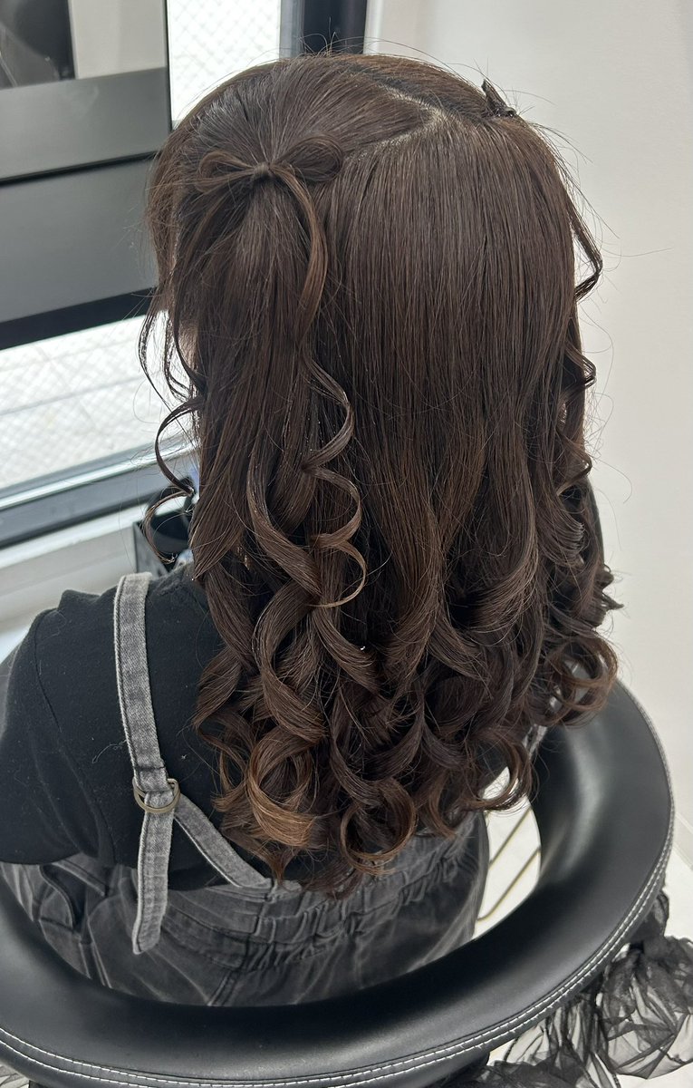 hmr827_5's tweet photo. 実は今日推しの髪型と同じにしてました🎀
可愛くて、崩したくなかったです🥲 https://t.co/Bh6NVwqWni