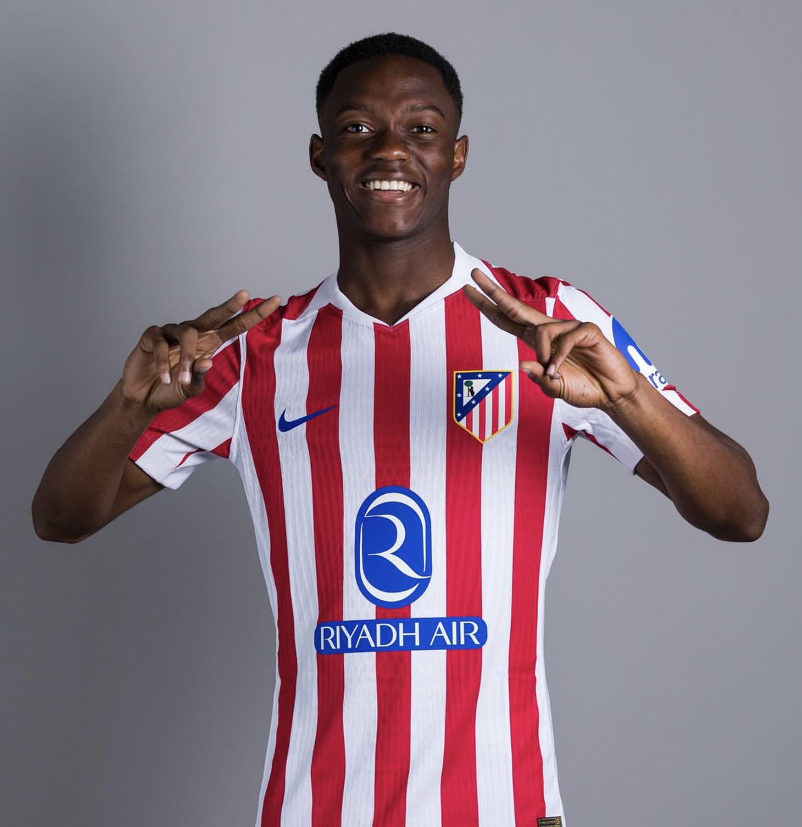 Bluecoxtra's tweet photo. #BREAKING: Taufik Seidu (18yo, CM/DM) is drawing closer to Strasbourg. Discussions between Atlético de Madrid and the #BlueCo club are well advanced.

(@benfeerr) #RCSA #Strasbourg #AtleticoMadrid https://t.co/cb9fELFM7S
