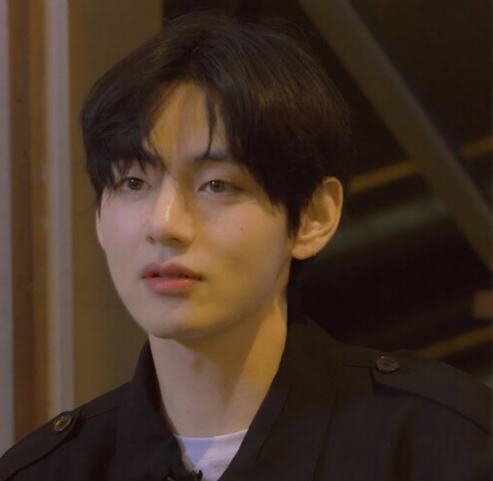 tetespics's tweet photo. Taehyung is so pretty. 😩 https://t.co/cVxW936TaB