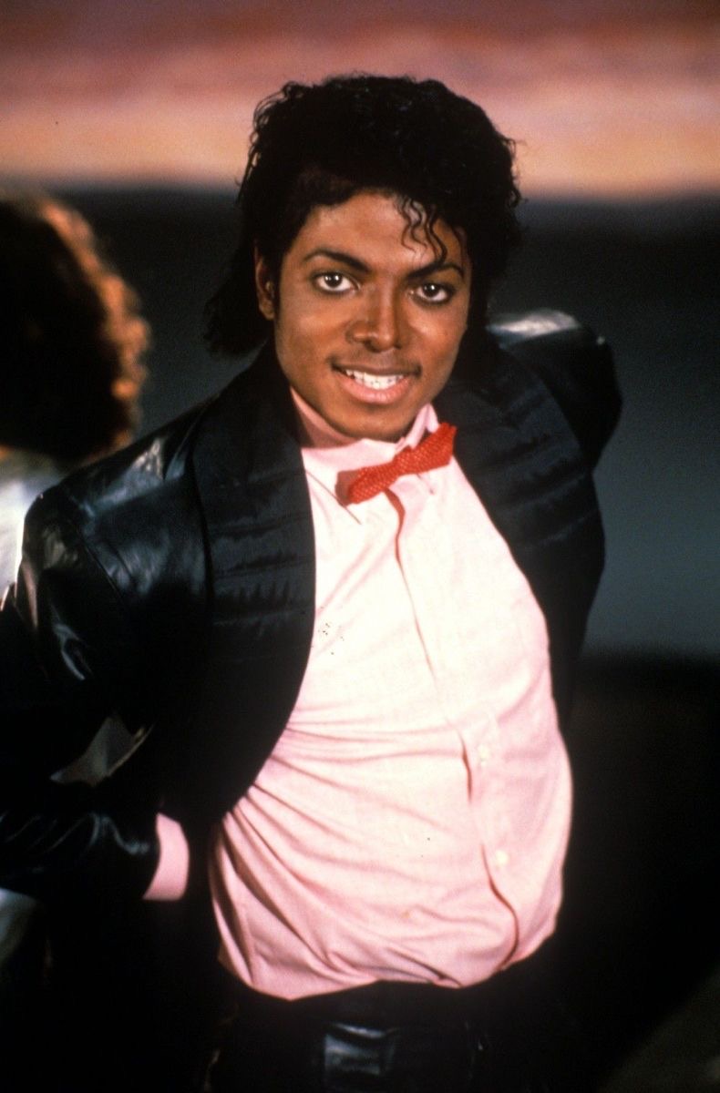 TheePopCore's tweet photo. “Billie Jean” by Michael Jackson returns to #1 on the Spotify Global Chart with 5.75 million streams.

It has now spent a total of 12 days at #1. https://t.co/Q5DwckfO2y