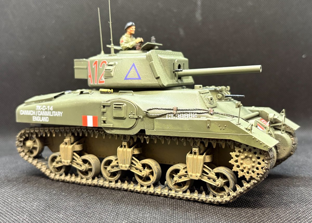 Askeladd_Art's tweet photo. ラム巡航戦車(ブロンコモデルズ1/35)完成しました。履帯の組み立てだけで1週間かかるなど、なかなか難儀なシロモノでしたが、なんとかひと月で終わりました。1942年、イングランドで訓練中のカナダ軍機甲部隊の車体。#ブロンコ祭 https://t.co/TemgjPtWTT