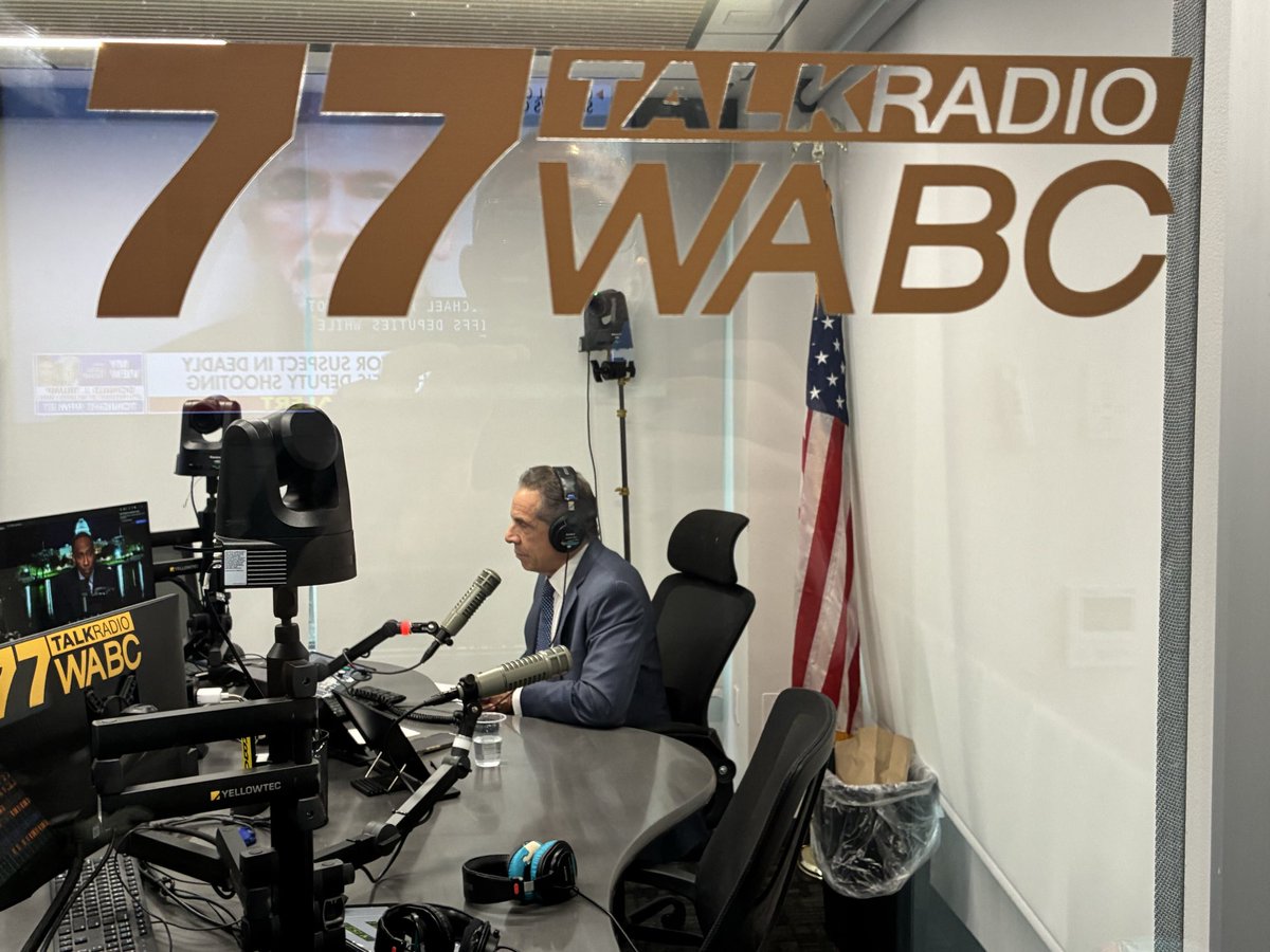 andrewcuomo's tweet photo. SPECIAL SHOW: One full hour with the one and only @stephenasmith.

We talk politics, life and, of course, the @nyknicks

Tune in to Pulse of the People today at 5 PM on @77WABCradio.

Listen live: https://t.co/fUrzS8Ie1n https://t.co/DkKRoO4AHI