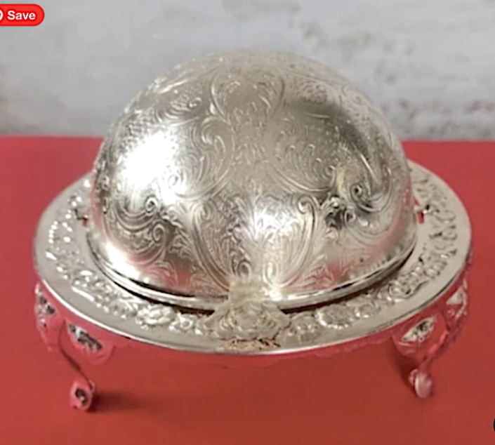 InessaW29's tweet photo. https://t.co/McqfyqLyQh  

Stylish Gift VINTAGE GLOBE DISH Dome shaped Rotating Lid UK 

#MHHSBD #interior #oldthings #interiordesign #decor #CGArtisans #ukgifthour #RARE #vintage #jewellery #daddydaughter #ShopVintage #VintageFinds #DaddyEnergy https://t.co/x6VOLPXMGr