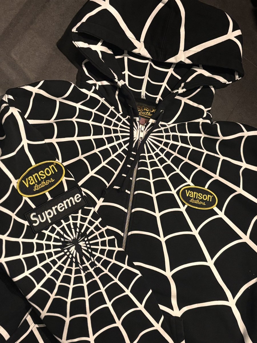 NaBiU_Channel's tweet photo. 暑くてしばらくクローゼットだけど、どっちもカッコいい😍
#supreme #supremenyc #supremenewyork 
#supreme26ss #supreme26ssweek14 https://t.co/l4oMqT6LRv