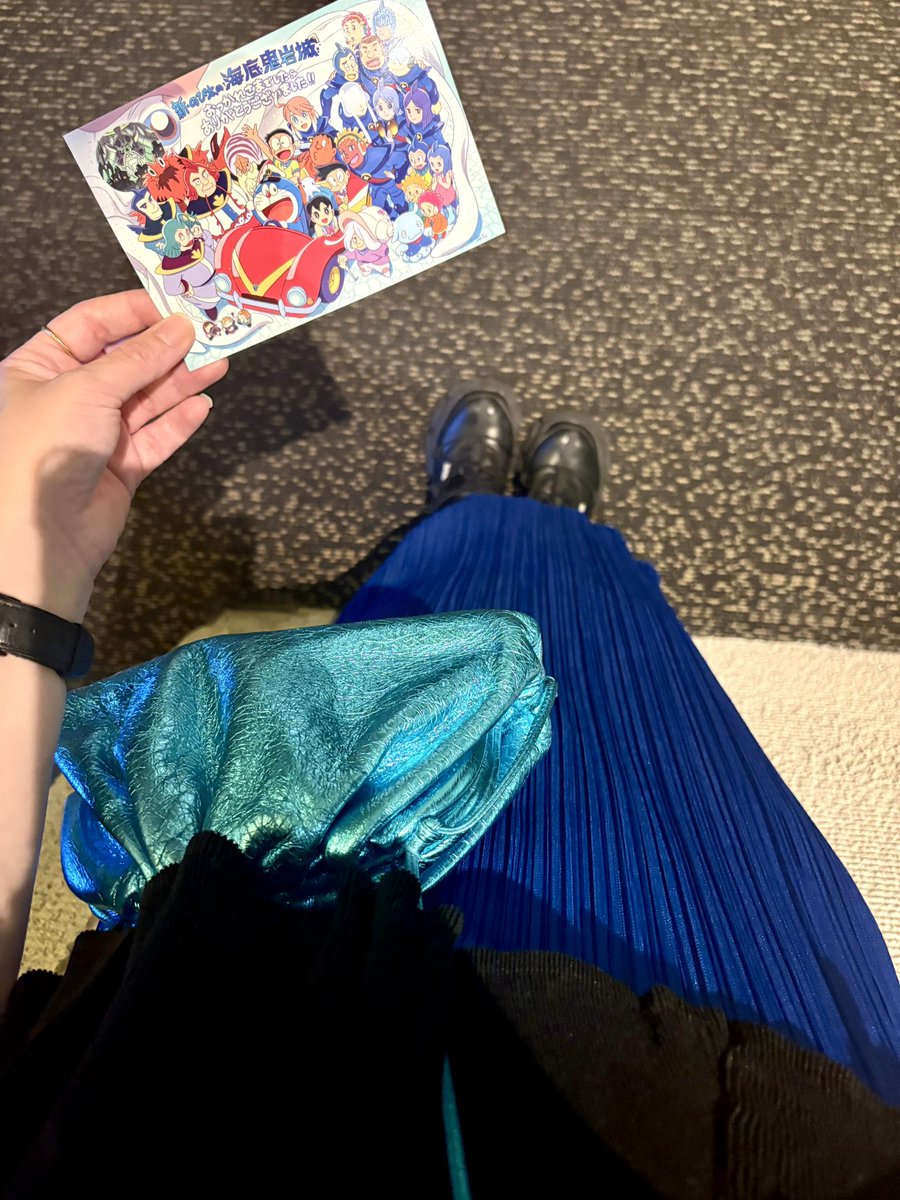 autunn0's tweet photo. 『ドラえもん』の打ち上げパーティは、ドラえもんカラーで行きました💙

ドラえもんチーム、めちゃくちゃ素敵な人ばかりで、参加できて本当に光栄です。

映画はまだまだ絶賛公開中〜！！ https://t.co/eXOFRSvqRi