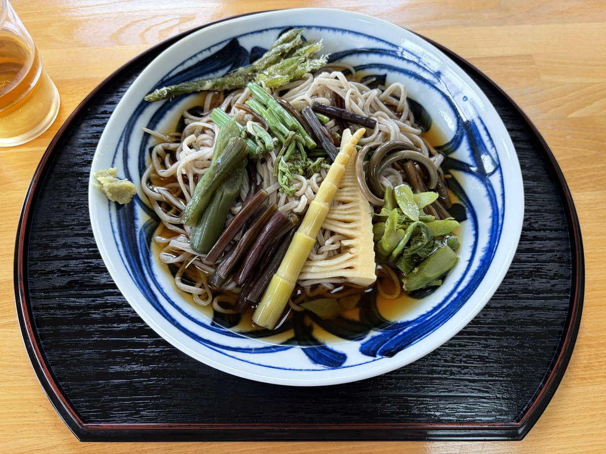 ftc2633's tweet photo. 今日のお昼はまんだら食堂で山菜そばでした！
めっちゃ美味しかった(*´ч`*) https://t.co/keAHc2kvoJ