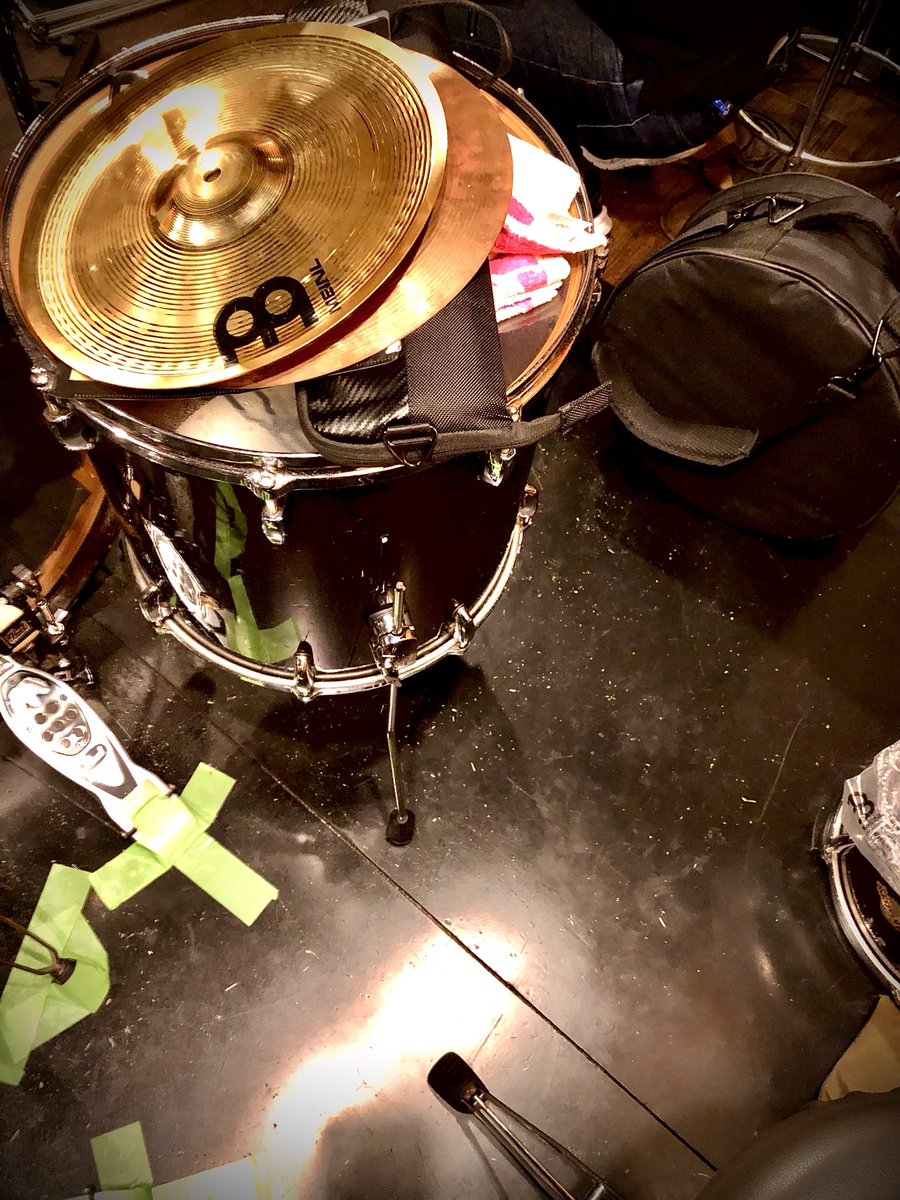 TellMachine's tweet photo. 今夜はgravel’s end ゲネ
6/6我が故郷長野での公演
昨年もですがライヴでもないとなかなか実家に帰らないのでσ^_^;
ありがたい限りっす/w
酔い仕上がりっす♪
ってヲレ様ともあろう者が
写真も動画も撮り忘れた
なんで片付け途中な画像/w https://t.co/EEwvkn6M4C