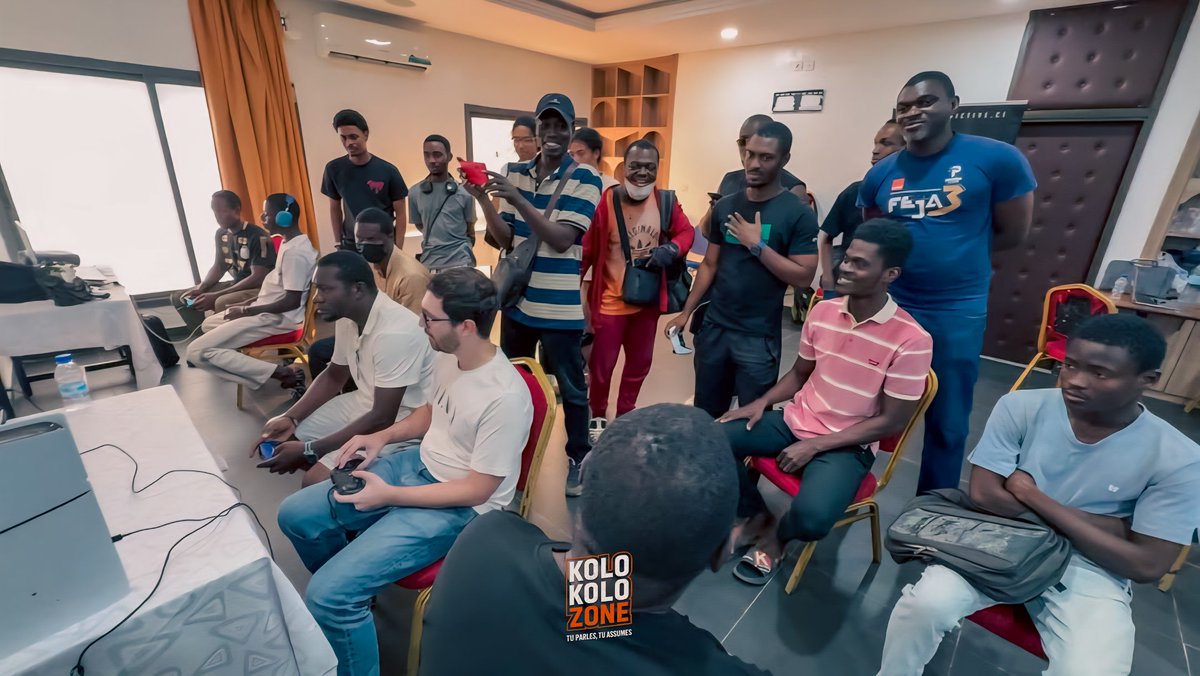 225_kolokolo's tweet photo. Un débutant a failli tout renverser. 👀

KKZ FLASH - FIRST STEP TOURNAMENT
🏆 Tekken 8 Débutants · Robert's Hotel · Abidjan · 30 mai 2026

12 joueurs. Une salle en feu.

● 1er MANOU ZEUS - Nina
● 2e  MOMODONO - King
● 3e OBI ONE - King 

Manou Zeus remporte le titre. Mais l'histoire de ce tournoi s'appelle Momodono , Winners de bout en bout, mind game dévastateur, grande finale épique. Il avait Manou Zeus au bord du gouffre avant le reset décisif.

L'expérience a parlé. Mais le talent était là. 🇨🇮

Trois débutants sur le podium. Trois futurs noms de la scène ivoirienne.

Merci à l'organisateur et à @addictive225 @AfrikanSkill pour l'event.

KOLO KOLO ZONE, Le média e-sport ivoirien sans cagoule.

TU PARLES, TU ASSUMES.

#FirstStepTournament #Tekken8 #KKZFlash #EsportIvoire #GamingCotedIvoire