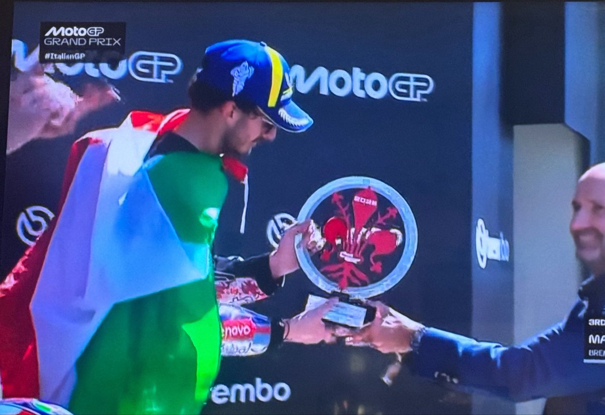 Rodo_islas's tweet photo. Podio de emoción @Marco12_B en 1o @88jorgemartin 2o y @PeccoBagnaia 3o, @MotoGP #ItalianGP 🏍️🔥💨 gran carrera llena de adrenalina!; y la @VRRidersAcademy presente en casa!!; Aprilia está con todo!! 🏍️🔥@MotoGP_ESPN @MoreaGustavo @MartinUrruty @robertinopietri @matisanchez https://t.co/IWeRYOUGqm