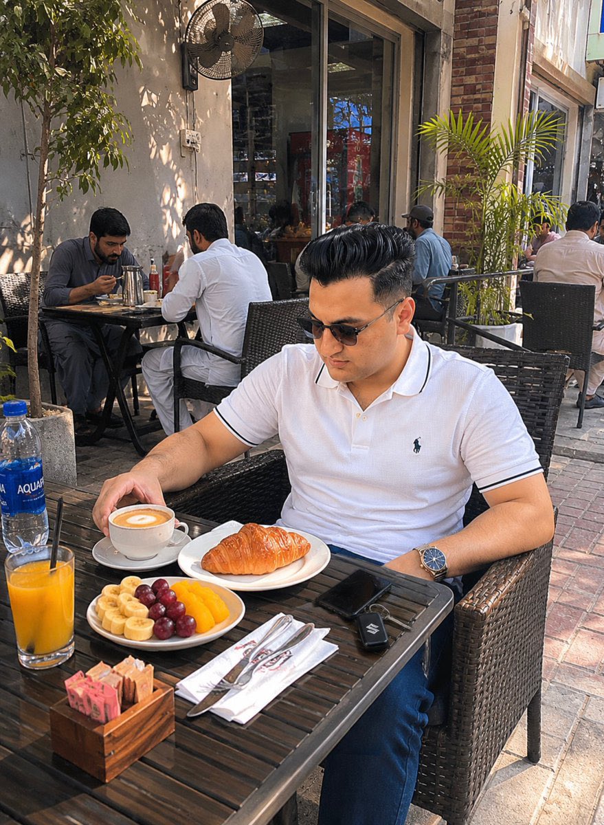 CryptowitHaris's tweet photo. Good Morning EVERYONE ☀️ 

Dear algorithm, please show this post to everyone who will make $1,000 today 🤲 https://t.co/qSgcSa51Ae