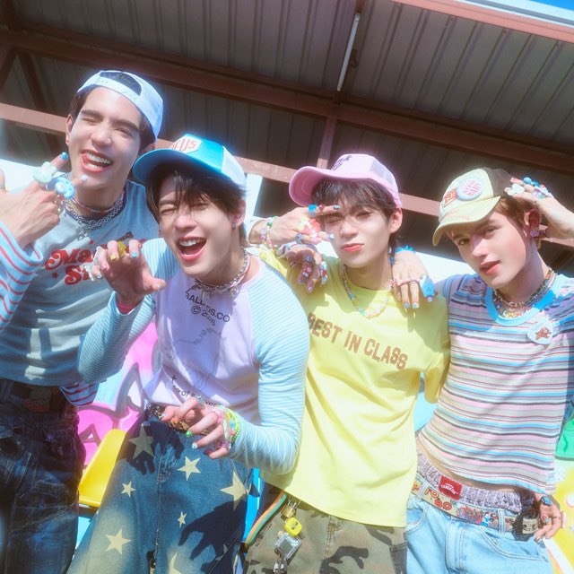 letsmarine's tweet photo. เหมือนได้วนกลับมาเจอรักในวัยเด็ก ตั้งแต่ ‘ ไป๊ป-มาก่อน ’ ตอนชั้นประถม จบปีสี่เจอ ‘ ไป๊ป เจลบอย ’ พรุ่งนี้จะกลับมารันวงการอีกครั้งด้วยการปล่อย solo แล้ว ❤️‍🔥❤️‍🔥❤️‍🔥˃̣̣̥᷄ ᴖ ˂̣̣̥᷅ https://t.co/imLDCWeSN7