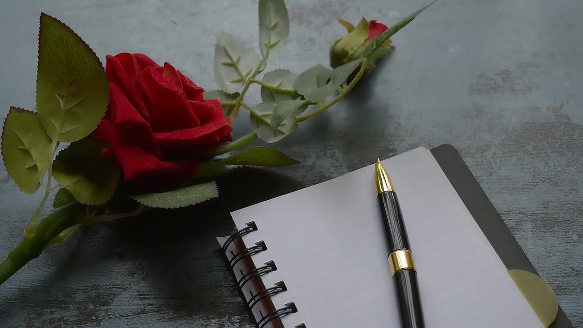 AnthaFlower's tweet photo. Want to pick up a fun new hobby in your free time Try hand lettering! It’s relaxing, creative, and only needs a pen and paper. Start small, see your skills grow—way more rewarding than scrolling! https://t.co/Qnk7Y9fsrn