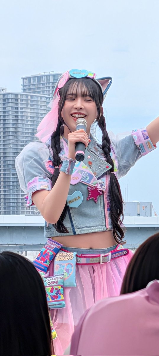 kyokyo005's tweet photo. 今日はわーすたリリイベ有明ガーデンみんなのテラス。
寝不足で目眩するほど暑かった。
客に日除けあり、演者に日除け無しの鬼ステージ。
1部のグループハイタッチがメンバーの体調不良で中止になり、2部に回されることに。
2部は新曲とすまん犬聴けて大満足。
#わーすたリリイベ https://t.co/yd02sPojdQ