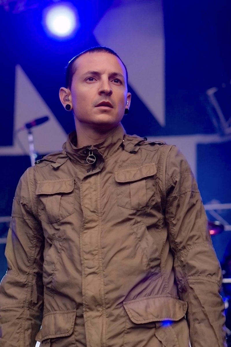 Julia_Shadow's tweet photo. «Is it really true that, in order to understand something, a person has to experience a catastrophe, war, pain, hunger, or a brush with death?»©️
#ChesterBennington #Chester #CelebrateChesterLife https://t.co/CKaiYbOTpF