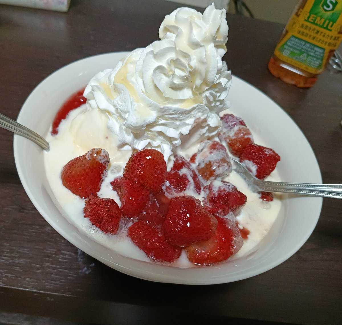 Fruits_of_Lock's tweet photo. 冷凍庫及び冷蔵庫を空っぽにするべく生まれたモンスターです https://t.co/94JAnuJcZh