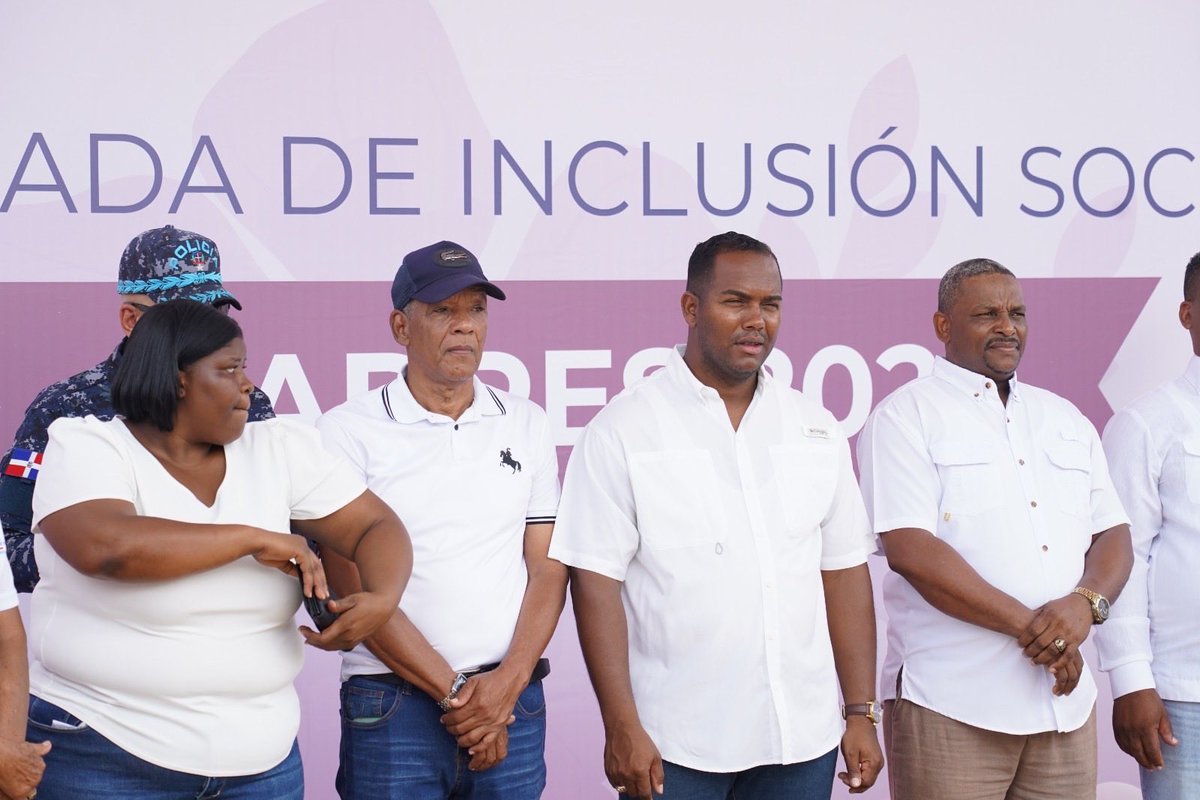 CPADBRD's tweet photo. Celebrar el Día de las Madres en la República Dominicana es reconocer el amor, la entrega y la fortaleza de mujeres que día a día lo dan todo por sus hijos. Junto a las madres de La Cuaba vivimos una emotiva celebración llena de alegría y gratitud, honrando su invaluable papel. https://t.co/4Bck6GFA2t
