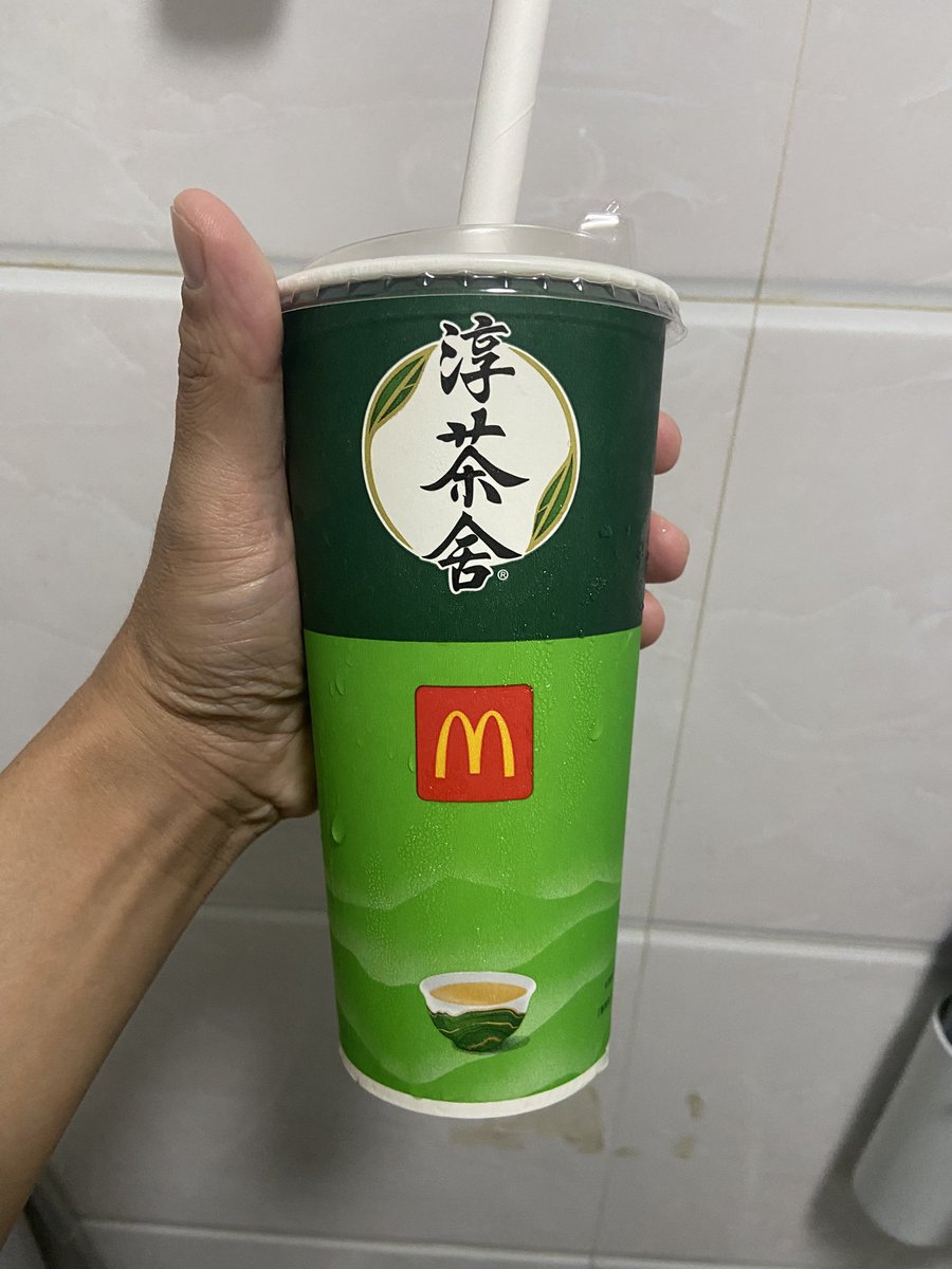 macaukun's tweet photo. 気のせいか同じ味がした。
アルコール入ってる入ってないの違いはあるけど。 https://t.co/ktLagTUFJs