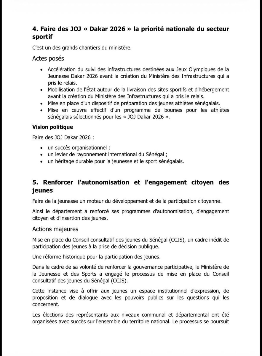 Baaywaly's tweet photo. 📌Khady Diene Gaye qui fait son bilan au Ministère des Sports 🙄 https://t.co/oMvXGJXUEv