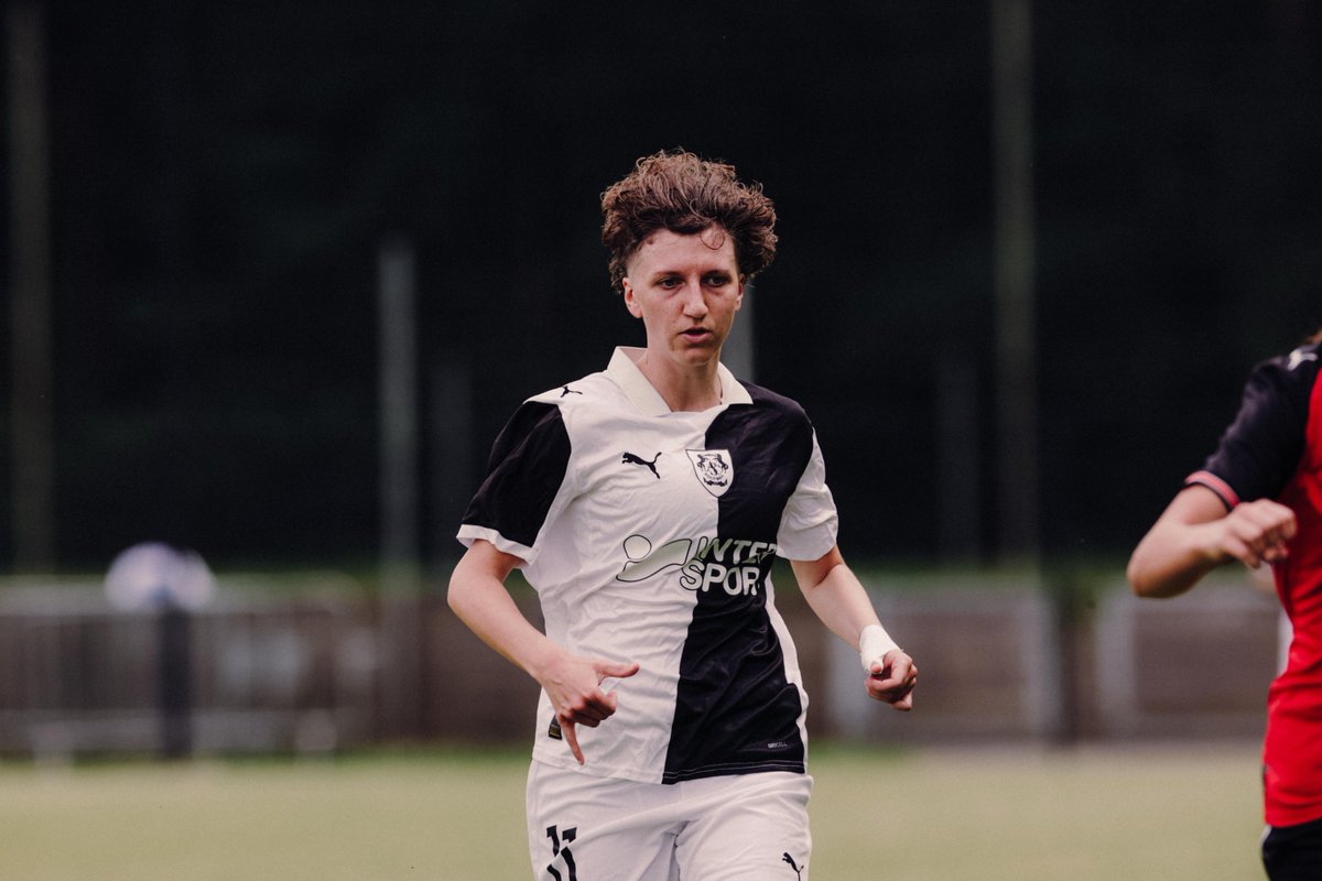 AmiensSC's tweet photo. ▶️ 𝐂’𝐄𝐒𝐓 𝐑𝐄𝐏𝐀𝐑𝐓𝐈

Les Amiénoises repartent au combat pour cette seconde période.

#ASCSRFC 0️⃣-3️⃣ | 46’ https://t.co/Or34WwTKWx