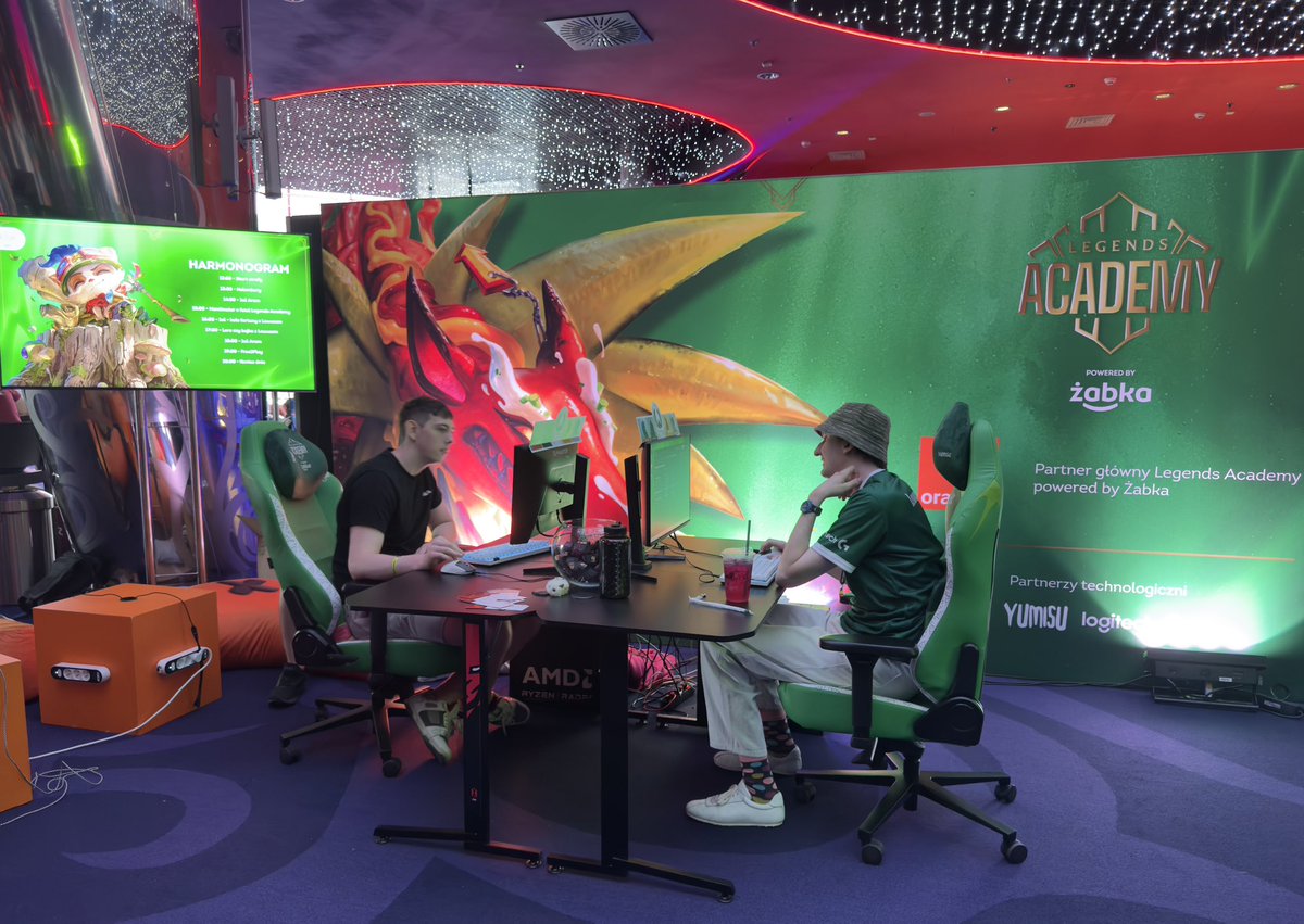 LegendsAC_'s tweet photo. A my lecimy nie śpimy! Strefa Legends Academy jest dla Was otwarta aż do 20:00! 🐸💚 https://t.co/KvAQLNCYwX