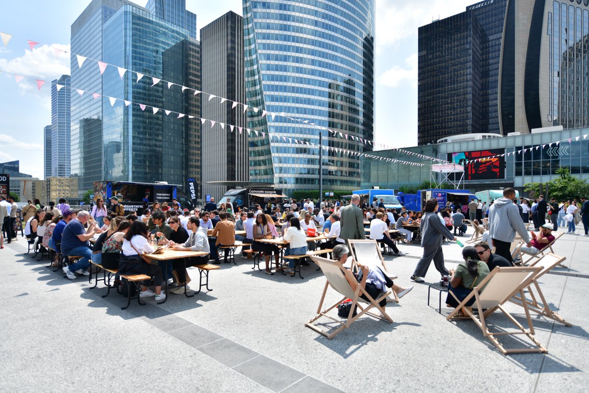 Defense_92's tweet photo. Pendant trois jours, les food trucks de La Défense seront à l’honneur avec Very Food Trip

>> https://t.co/6SiqPwqknE https://t.co/wOiQnExKVf