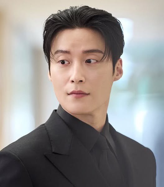 dammyyss_'s tweet photo. I’ve been wanting to say this since yesterday, but I kept forgetting 😭😭

Whoever cast him in this K-drama deserves a raise because he absolutely ate his role. The talent, the screen presence, the acting… everything was on point 😍🔥👏

Just an appreciation tweet for an actor who understood the assignment.
#MyRoyalNemesis