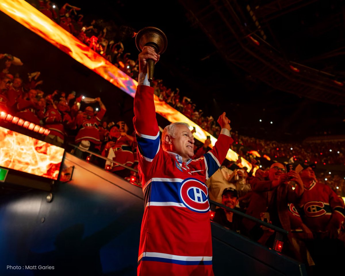 MarkJCarney's tweet photo. Chaque génération de hockeyeuses et de hockeyeurs a ses héros. Pour un grand nombre de Canadiennes et de Canadiens, Claude Lemieux était l’un d’entre eux.
 
21 saisons. Quatre Coupes Stanley. Une carrière remarquable et un héritage qui perdurera.
 
Merci pour tout, Claude. https://t.co/k6J3twgqsm